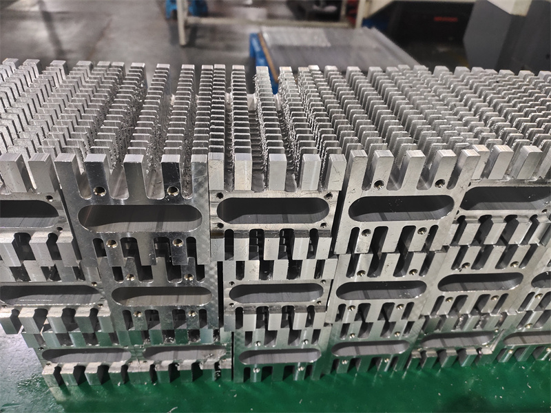 麻豆免费看视频口罩機設備超聲波點焊機散熱片